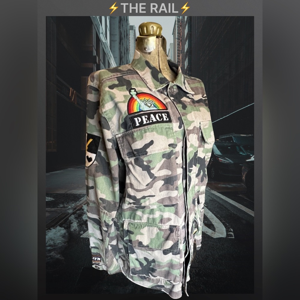 ⚡️THE RAIL⚡️Oversized Camo/Patch Jacket